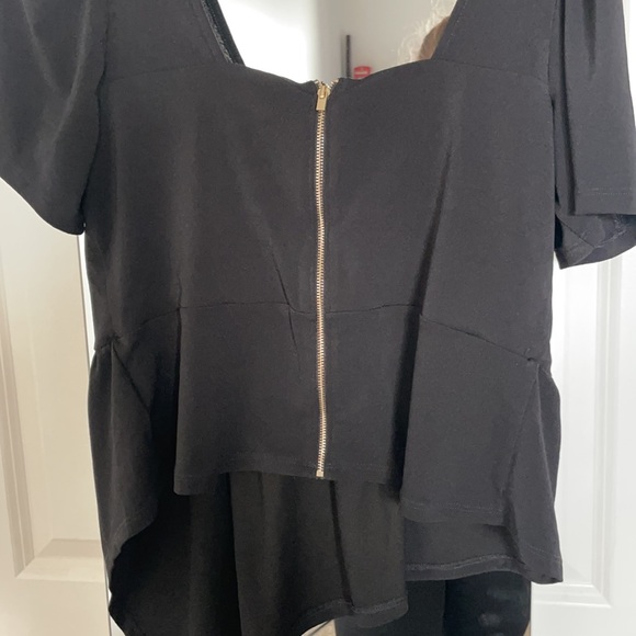 Zip back asymmetrical peplum top - Picture 6 of 6